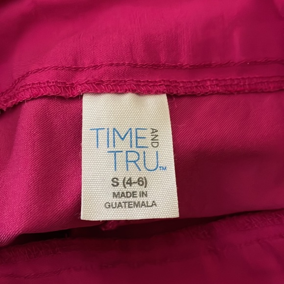 Time and Tru Shorts - Picture 2 of 3